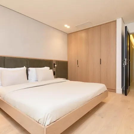 F & B Collection - Luxury Seafront 2 Bedroom Lejlighed