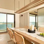 Appartement F & B Collection - Luxury Seafront 2 Bedroom *