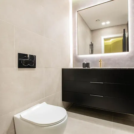 F & B Collection - Luxury Seafront 2 Bedroom Διαμέρισμα *