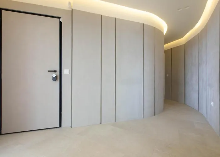 F & B Collection - Luxury Seafront 2 Bedroom *
