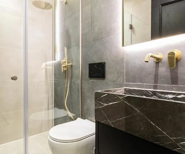 Daire F & B Collection - Luxury Seafront 2 Bedroom