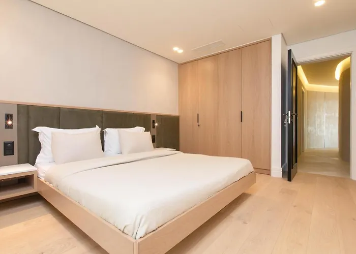 F & B Collection - Luxury Seafront 2 Bedroom Daire