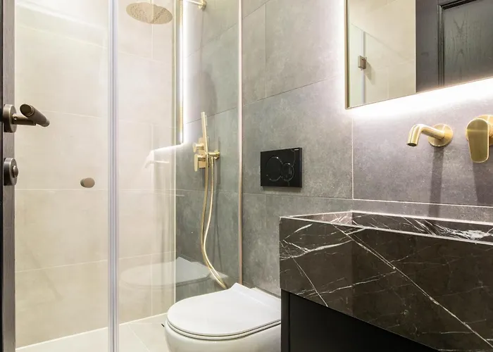 Daire F & B Collection - Luxury Seafront 2 Bedroom Selanik